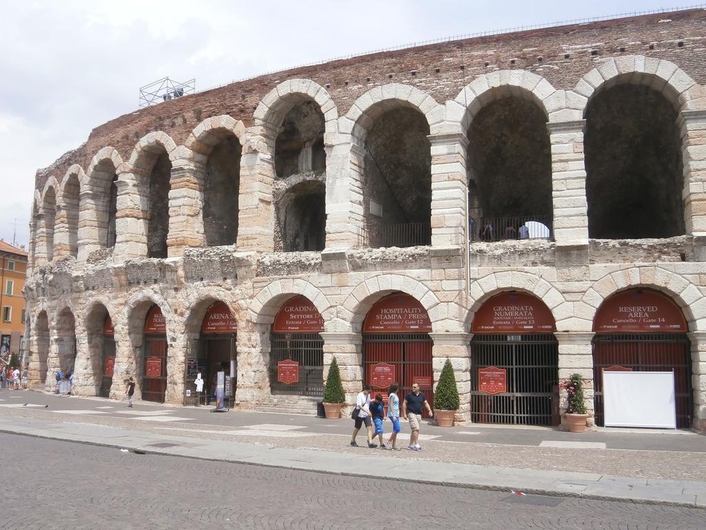 Romeo'S Guest House Verona Exterior photo